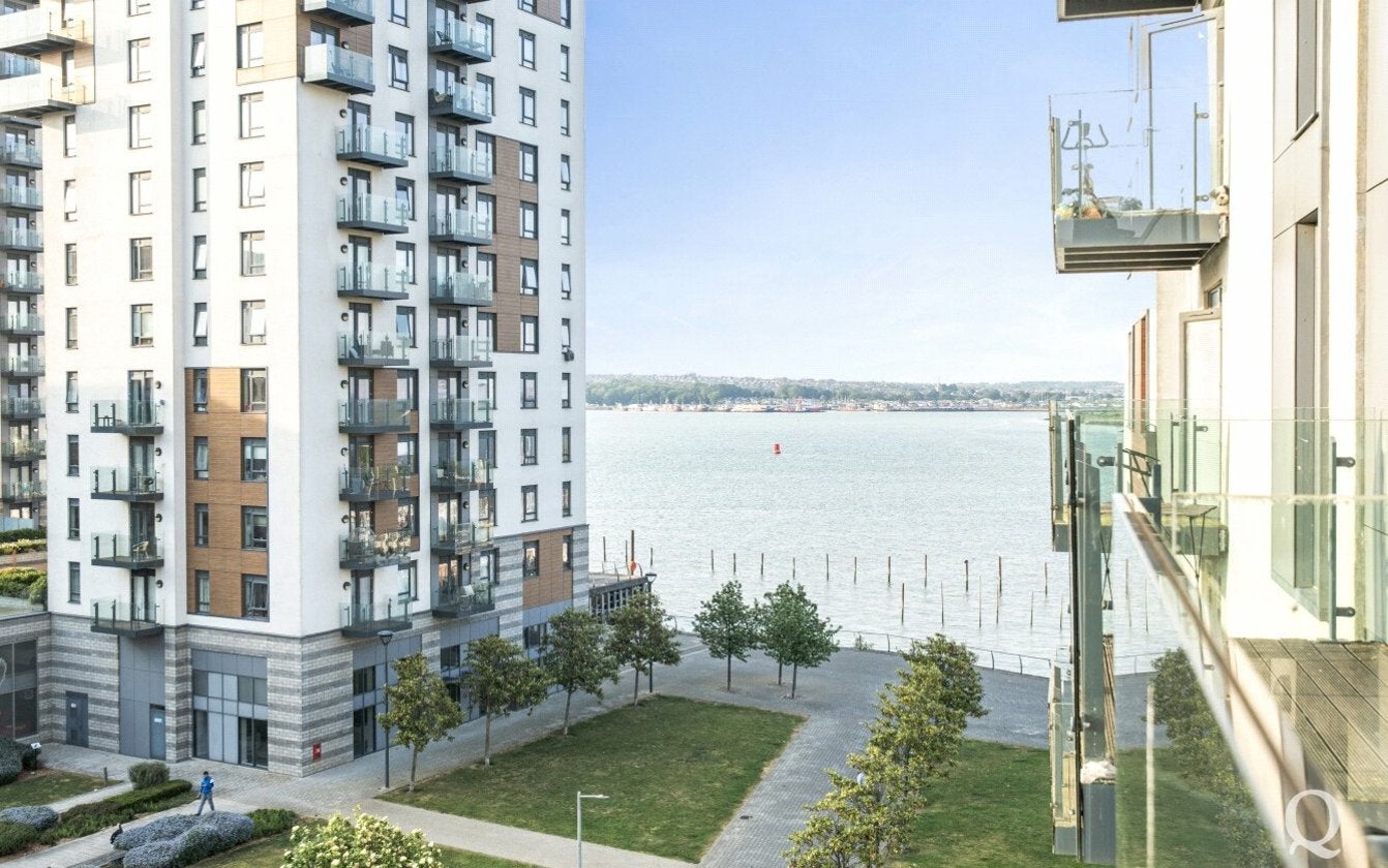 Flat Pearl Lane in Gillingham