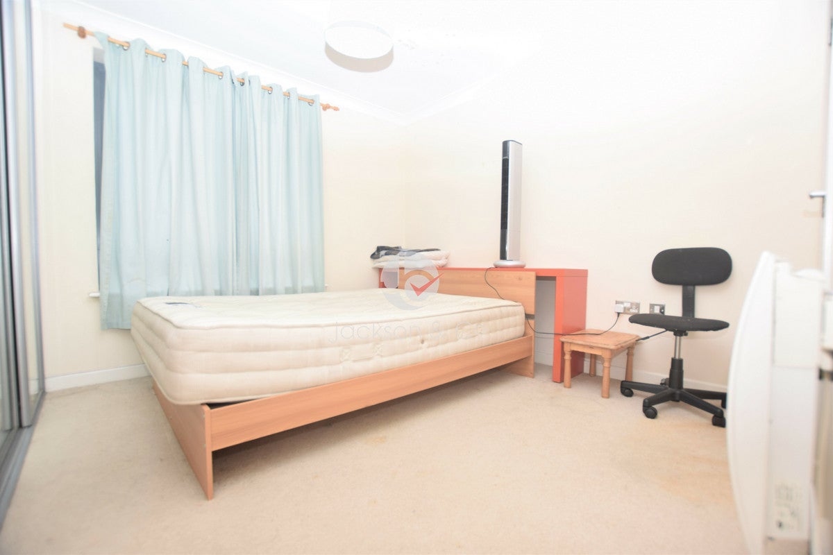 Flat Ballantyne Drive in Colchester