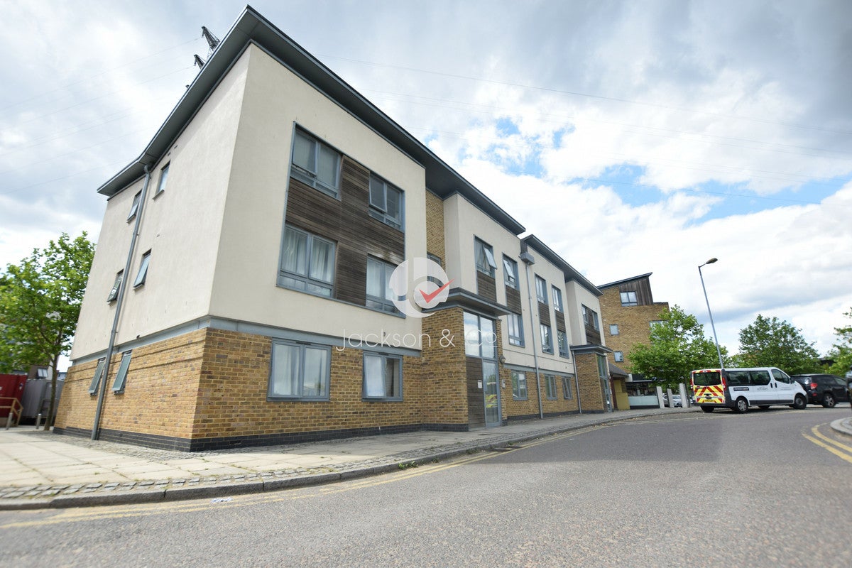 Flat Ballantyne Drive in Colchester