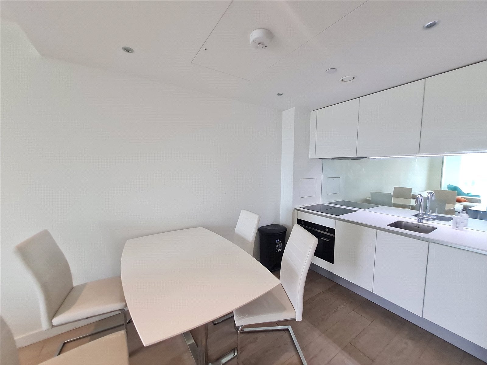Flat Wandsworth Road in Greater London