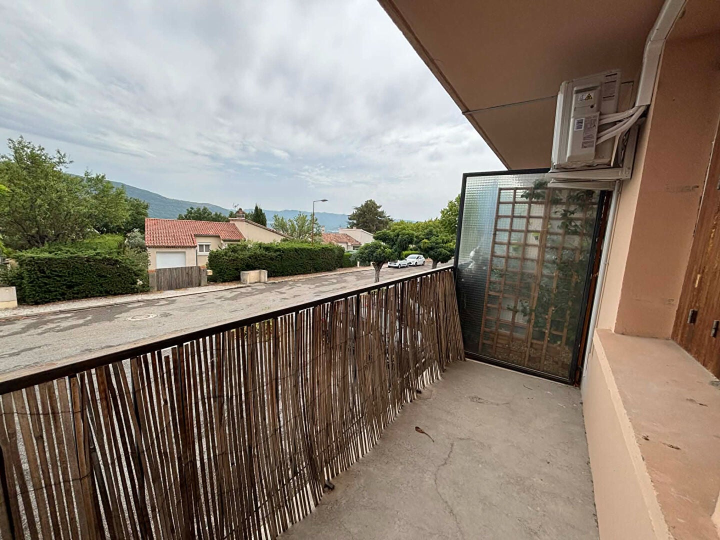 Appartement Avenue Camille Saint-Saëns à Château-Arnoux-Saint-Auban