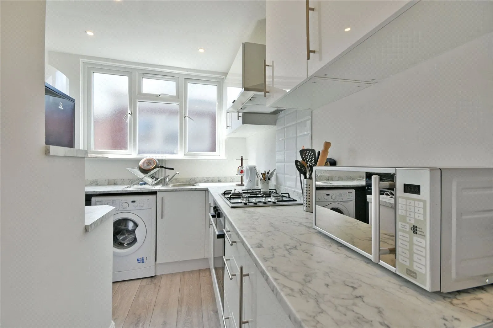 Flat Chatsworth Road in Greater London
