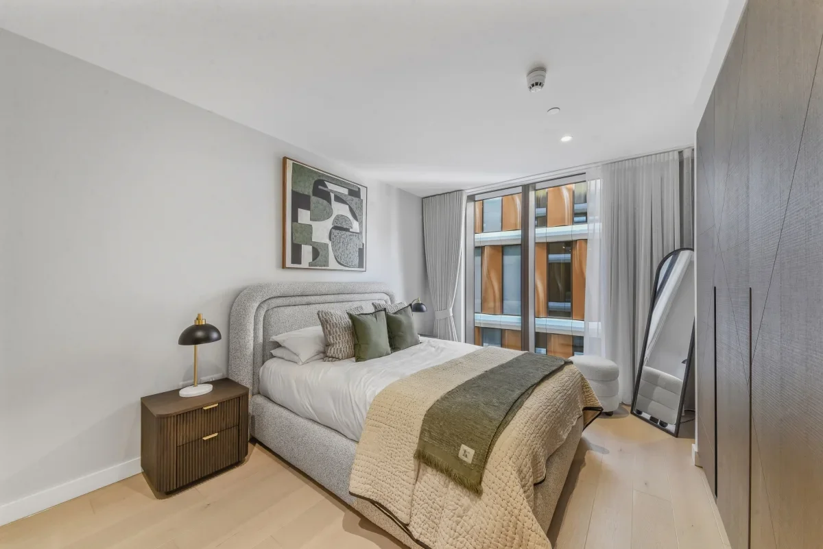 Flat Park Street in Greater London