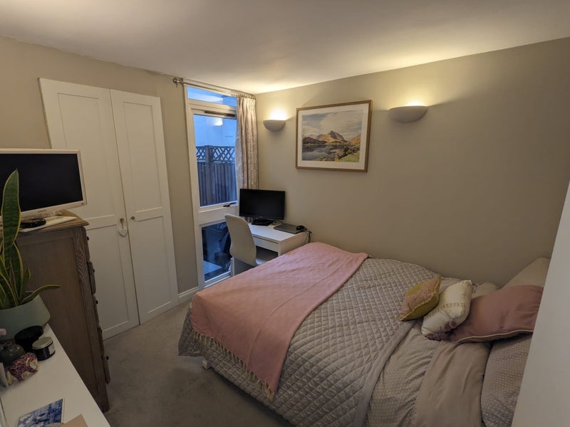 Flat Atheldene Road in Greater London