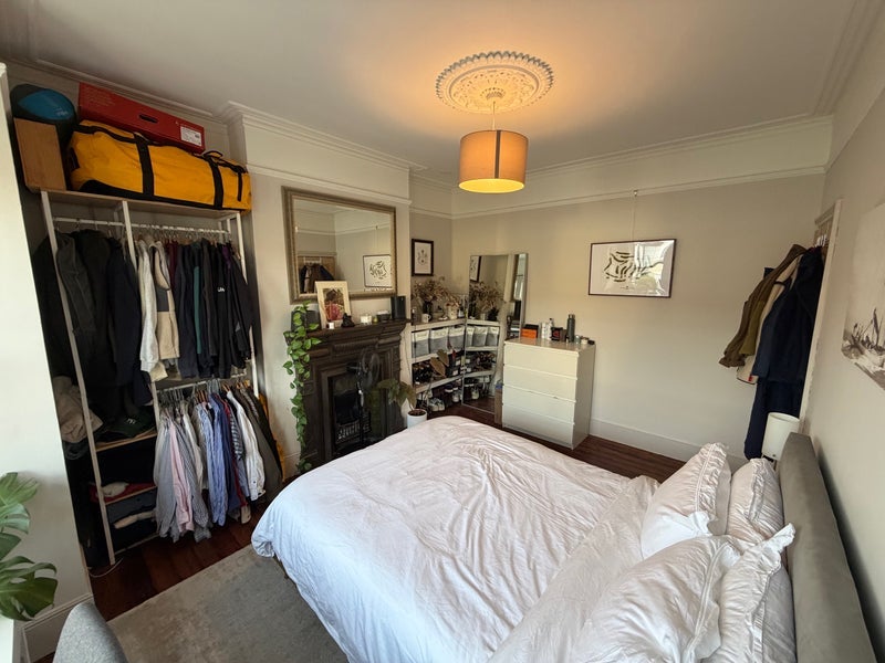 Flat Oakmead Road in Greater London
