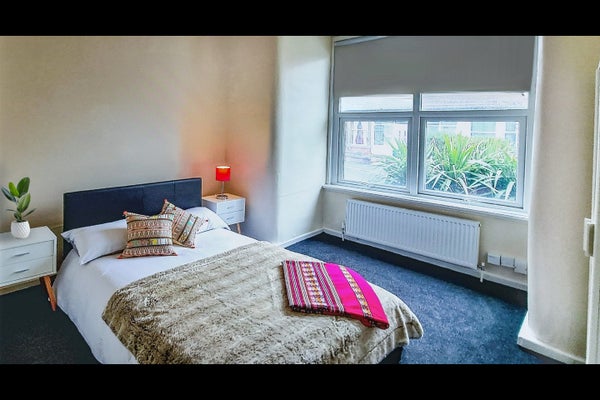 Flat Raynville Road in Leeds