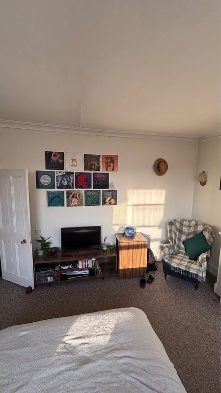 Room Mackay Road in Greater London