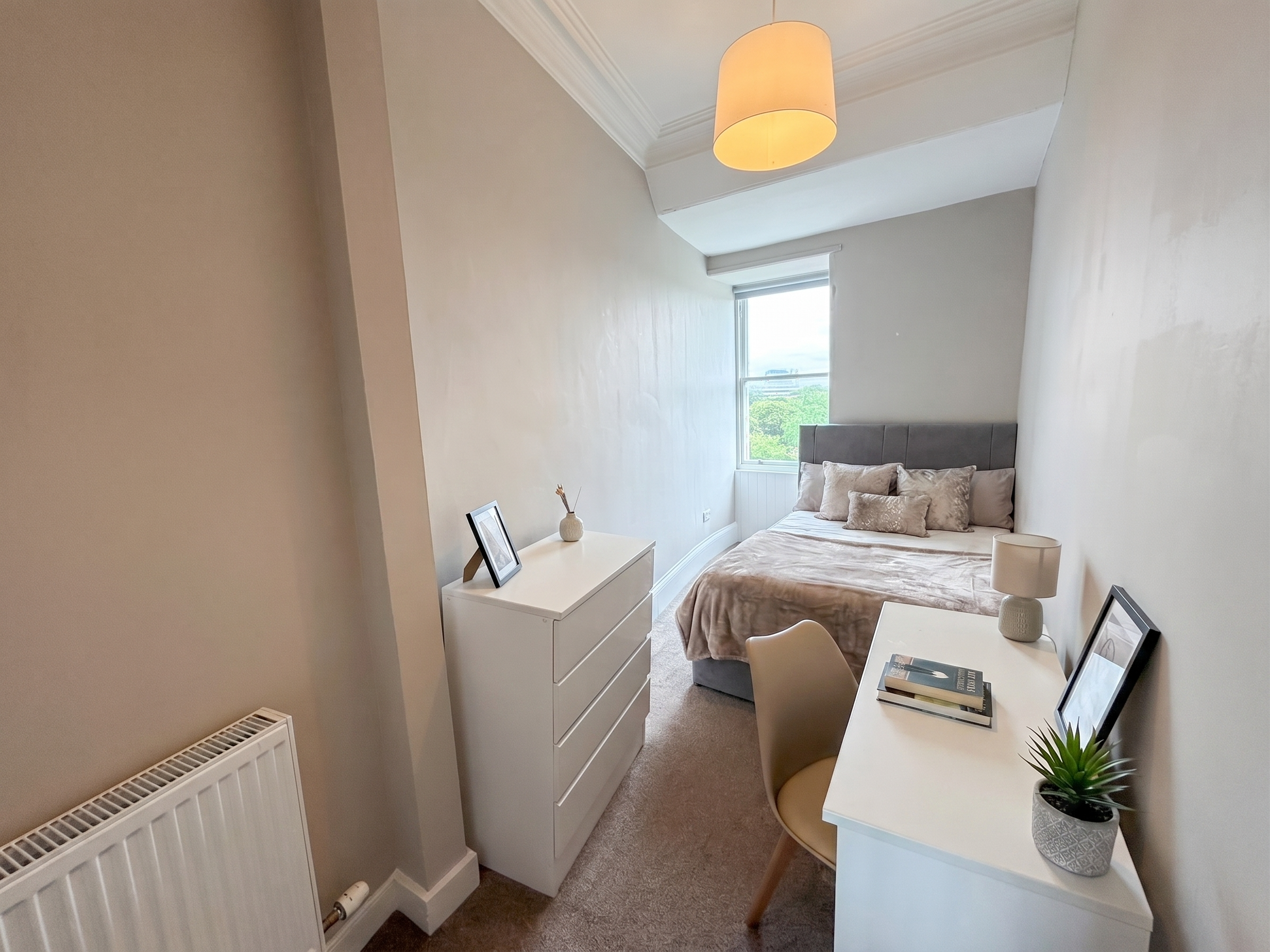Flat Marchmont Crescent in City of Edinburgh