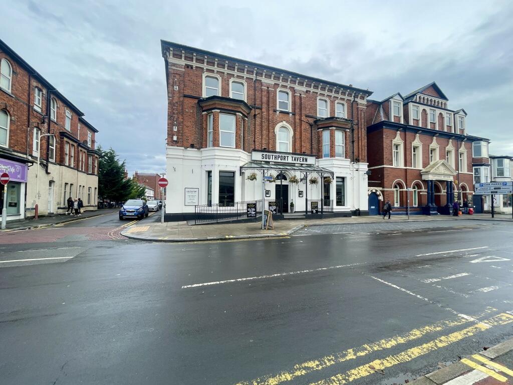 Flat London Street in Southport