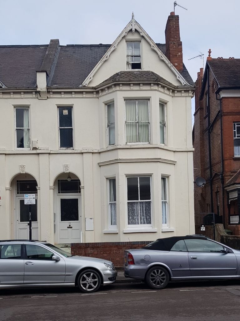 Flat Priory Terrace in Royal Leamington Spa