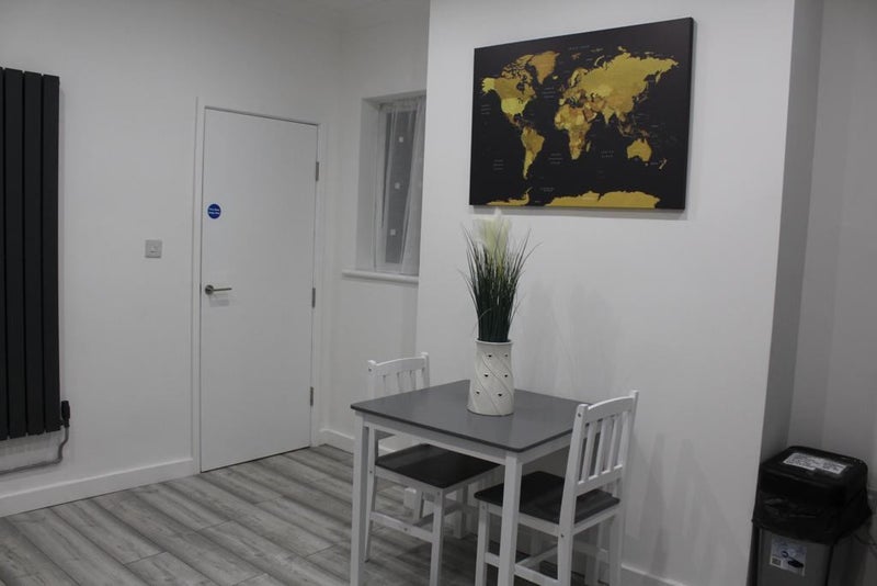 Room Douglas Road in Ashfield