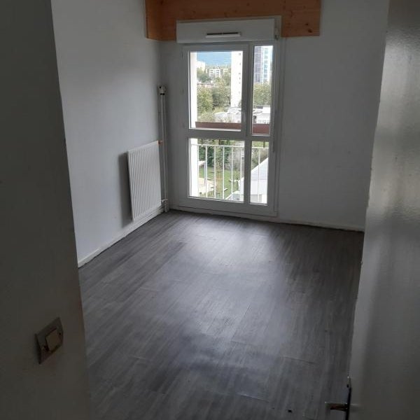 Flat Allée Albert Camus in Le Pont-de-Claix