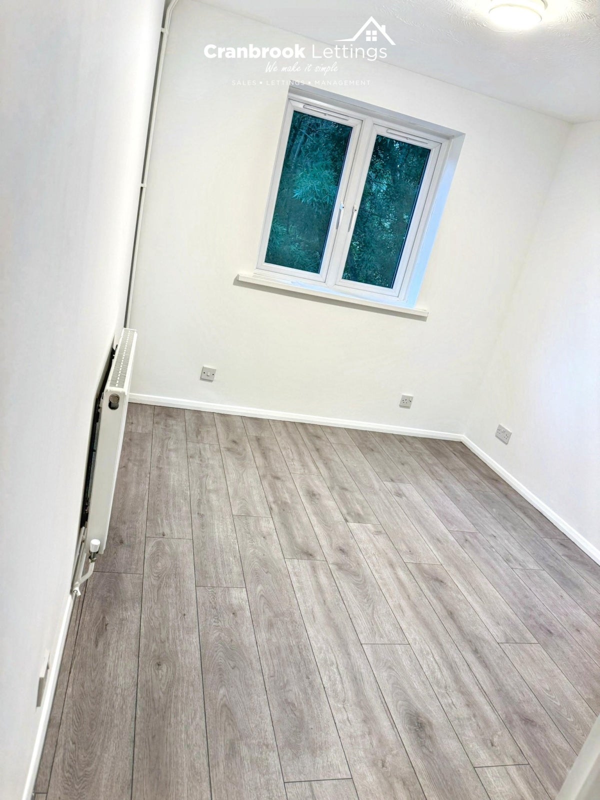 Flat Greenslade Road in Greater London