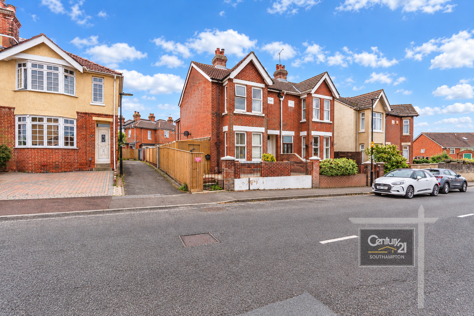 Flat Sholing Road in Southampton