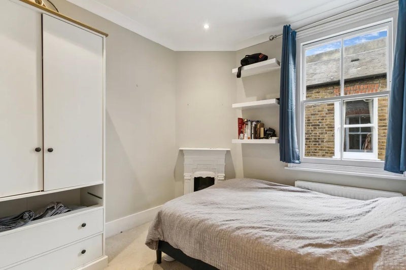 Room Haldon Road in Greater London