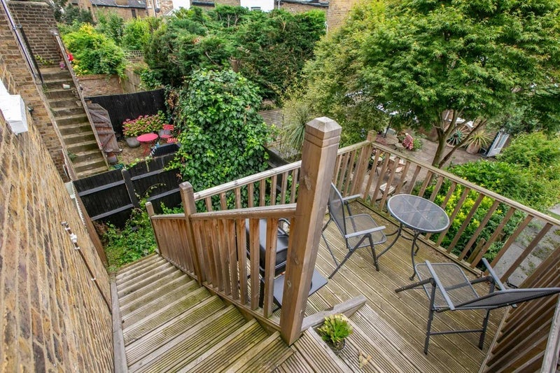 Room Haldon Road in Greater London
