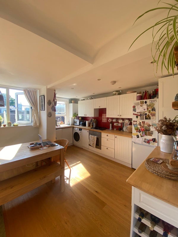 Room Arlingford Road in Greater London