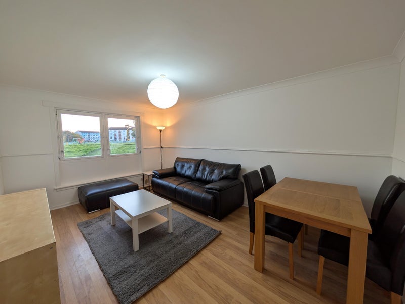 Flat Clovenstone Gardens in City of Edinburgh