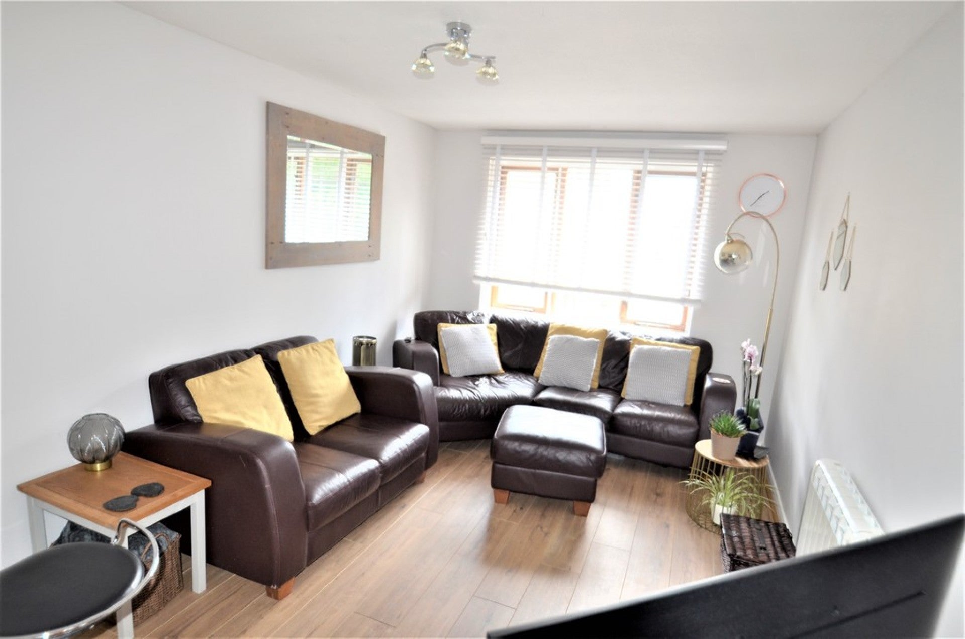 Flat London Road in Borough of Spelthorne
