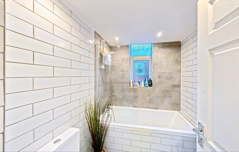 Room Wilbraham Road in Manchester