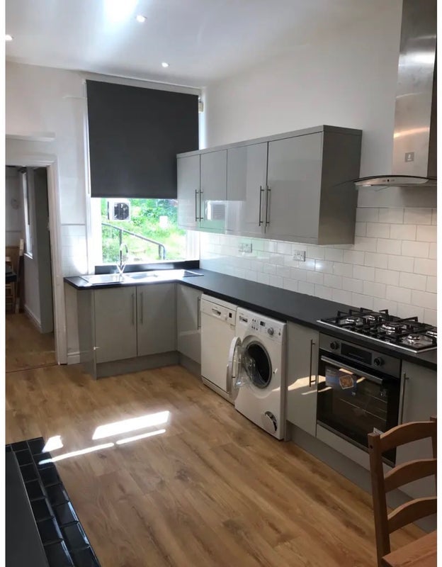 Room Ridge End Villas in Leeds