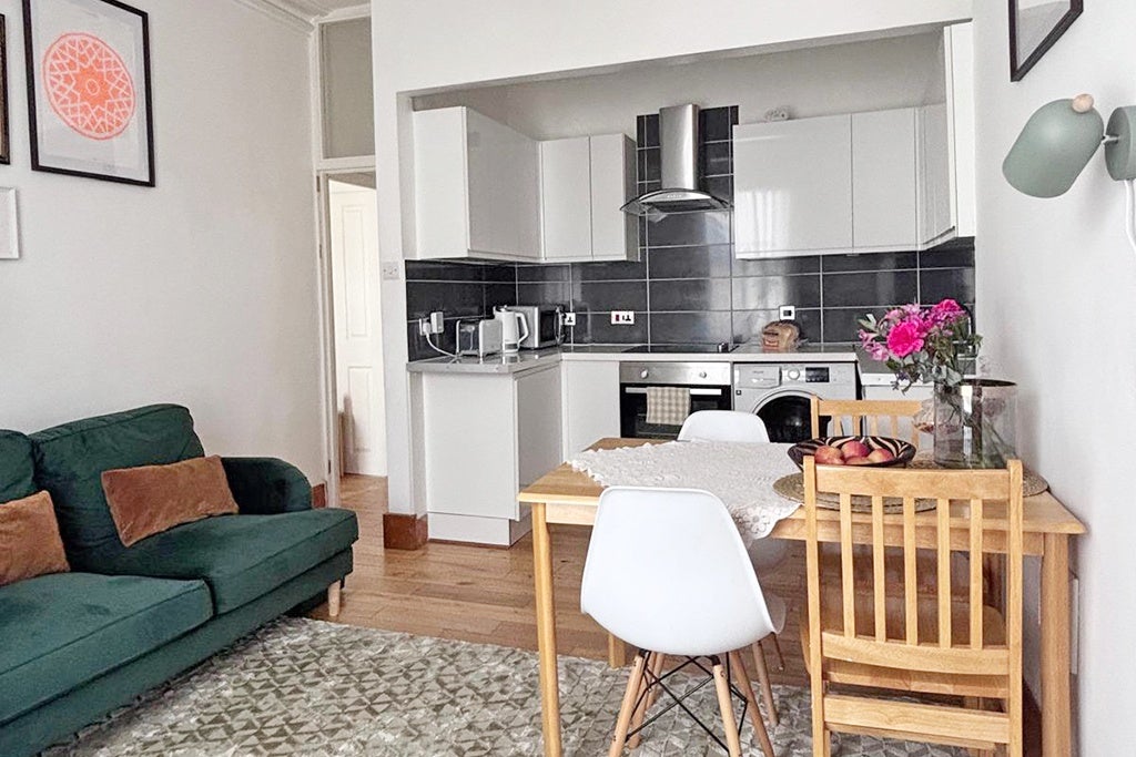 Flat Lillie Road in Greater London