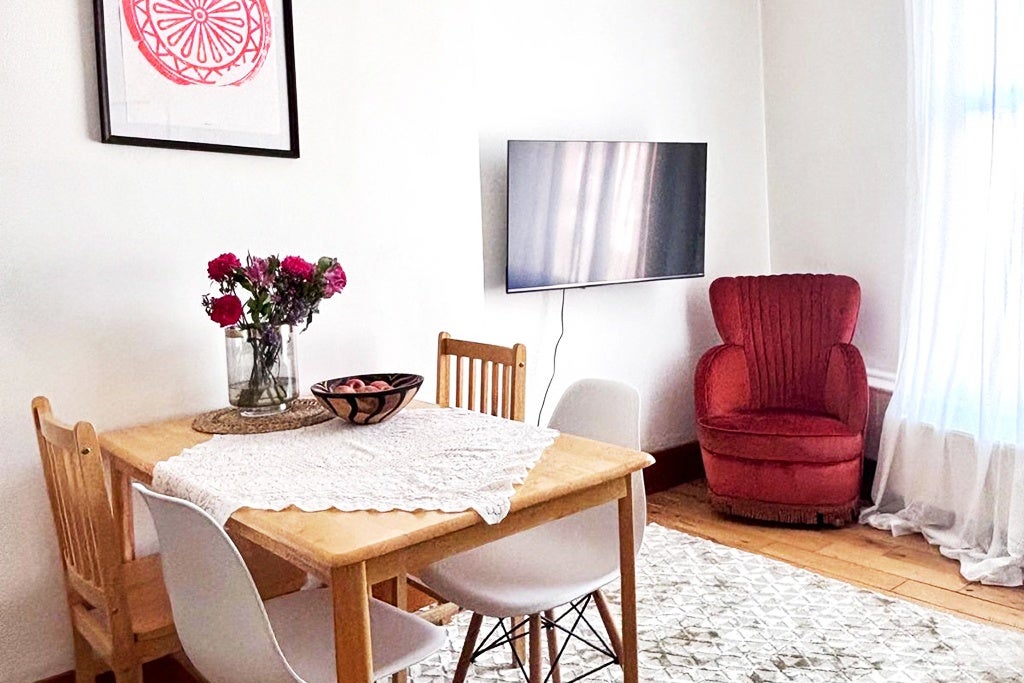 Flat Lillie Road in Greater London