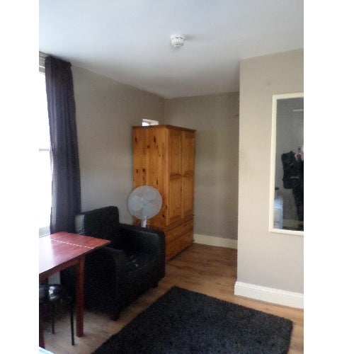 Room North End Crescent in Greater London