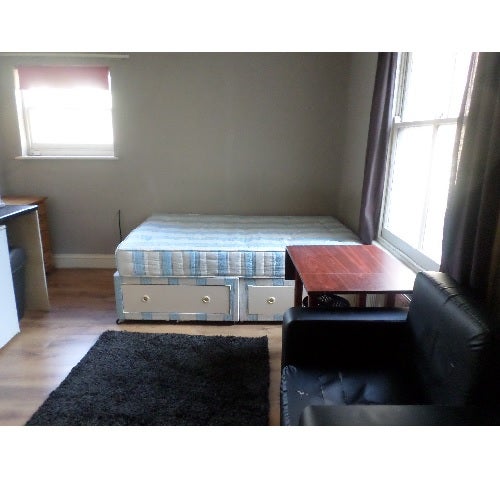 Room North End Crescent in Greater London