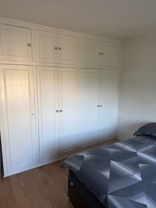 Room Forsyte Crescent in Greater London