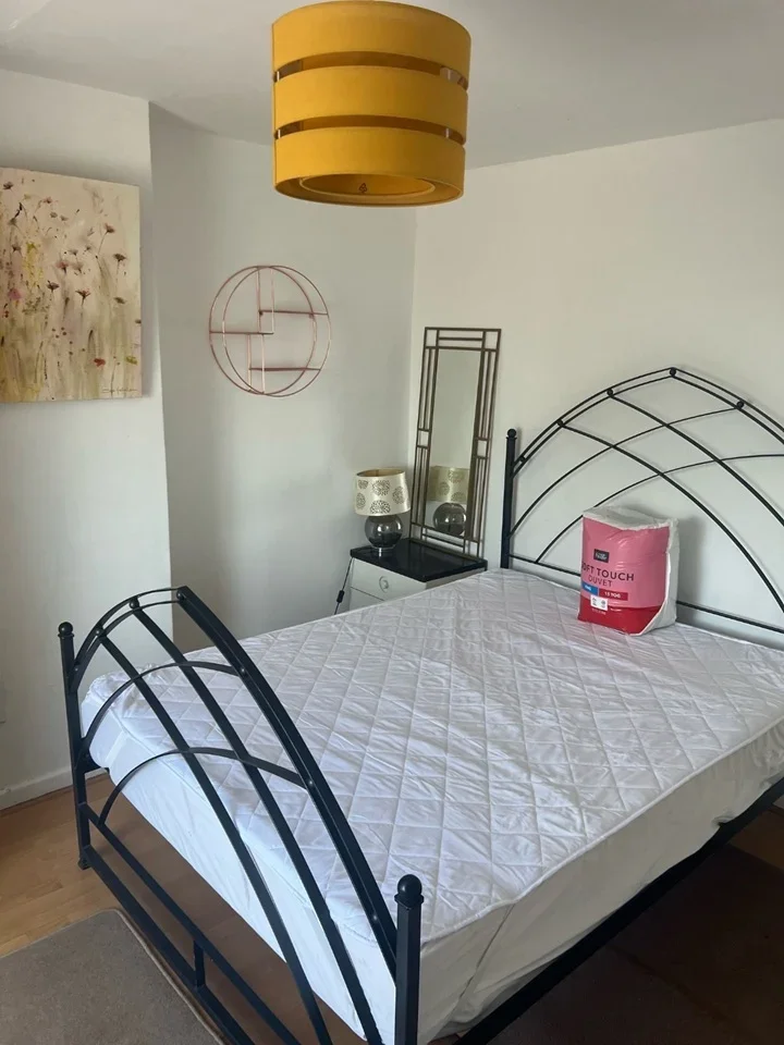 Room Carlton Road in Nottingham