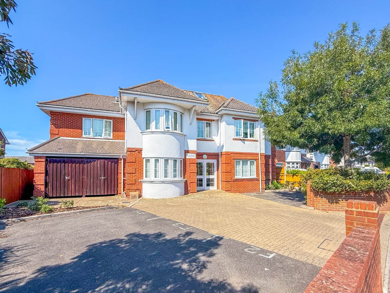 Flat Seafield Road in Bournemouth