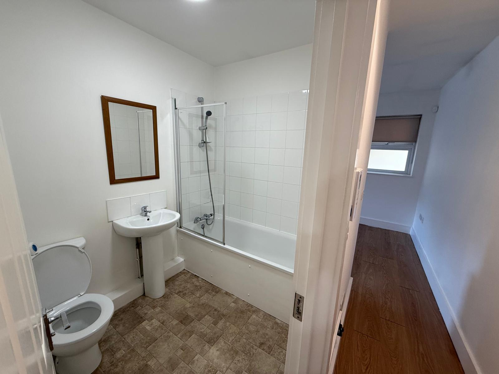 Flat George Lane in Greater London