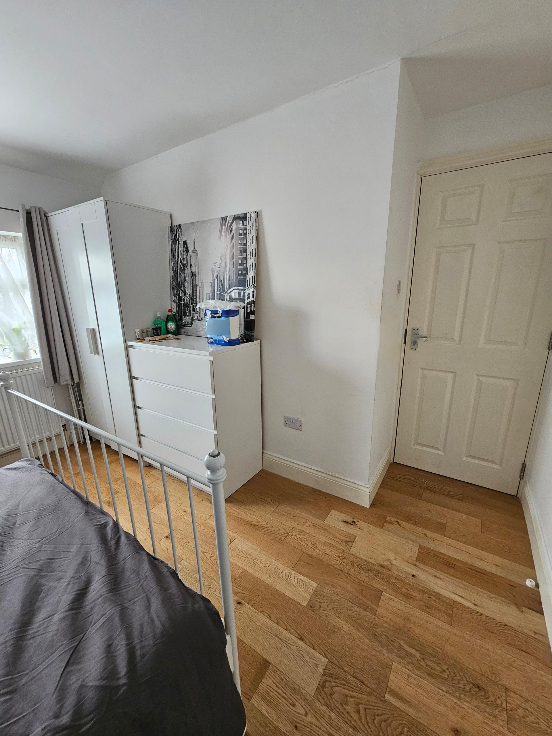 Flat Locarno Road in Greater London