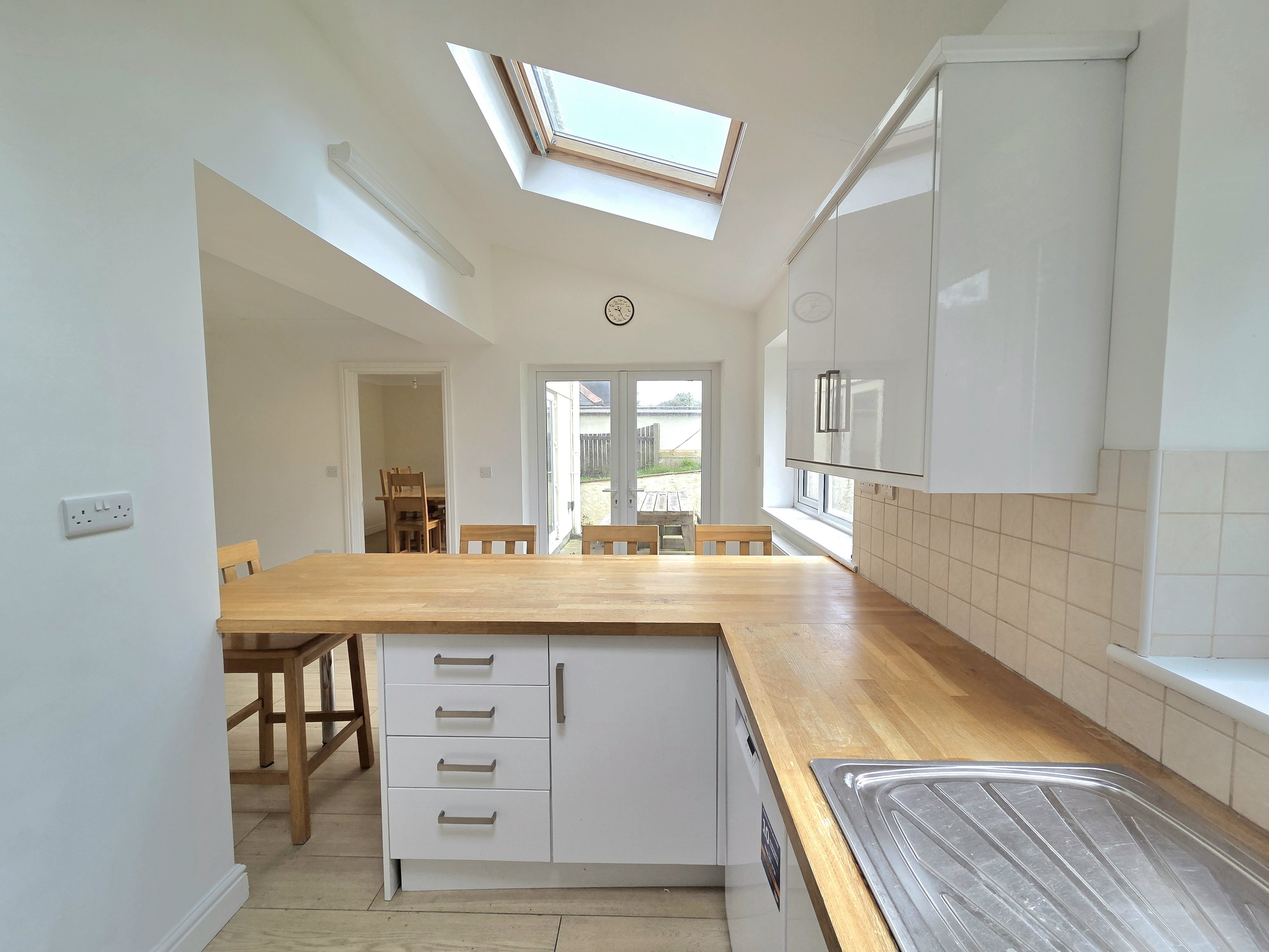 Flat Meadowbank Road in Falmouth