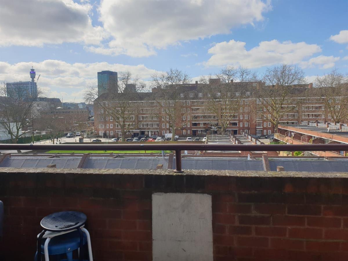Flat Oakshott Court in Greater London