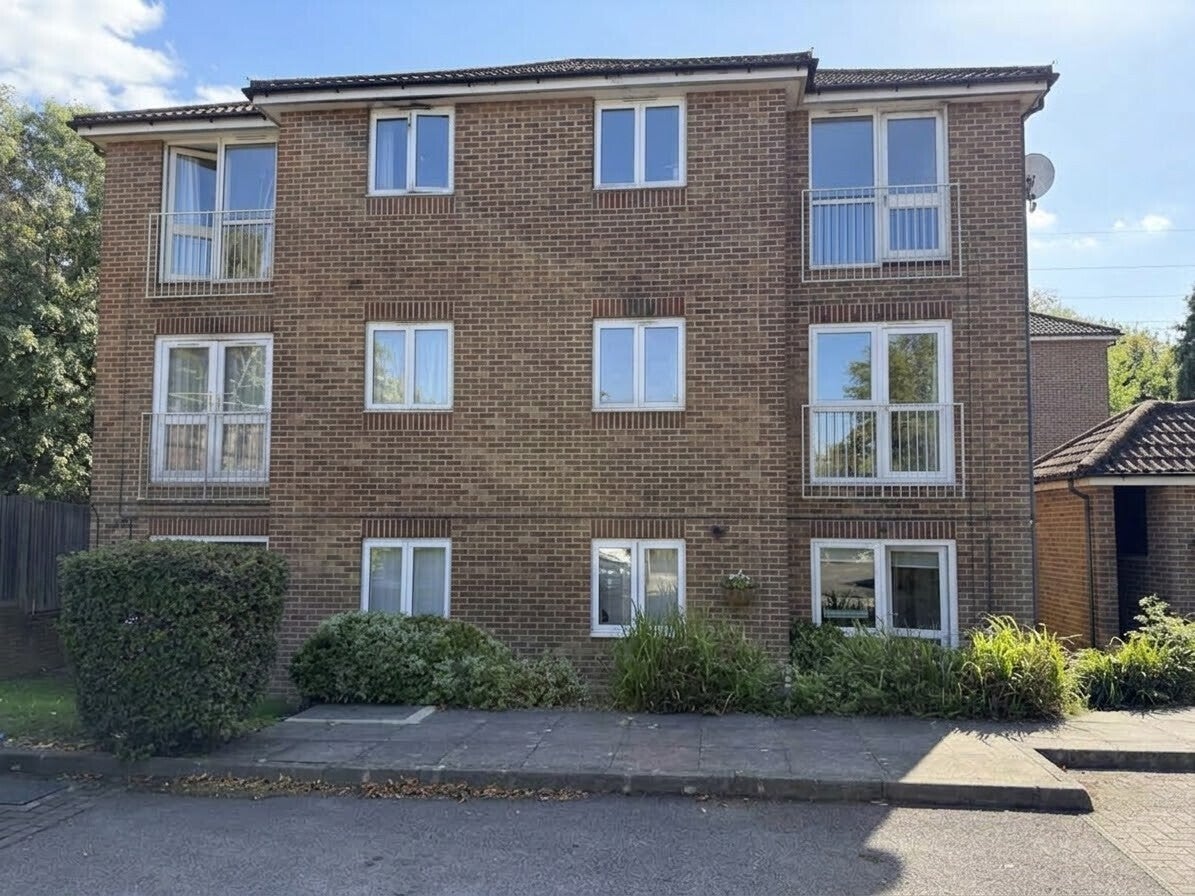 Flat Millbrook Road East in Southampton