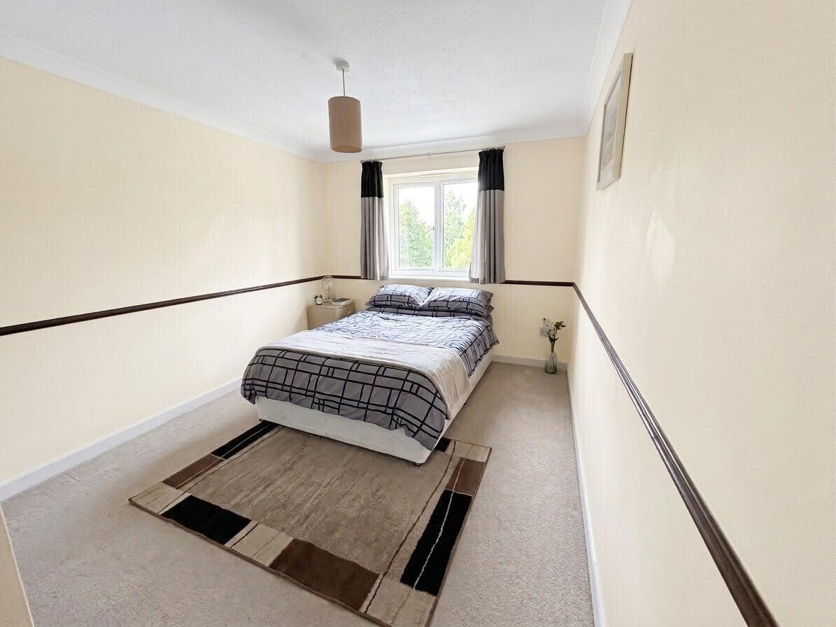 Flat Millbrook Road East in Southampton