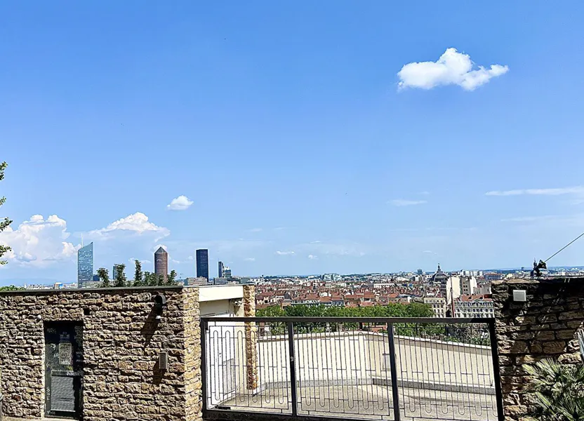 Appartement Montée Saint Barthélémy à Lyon