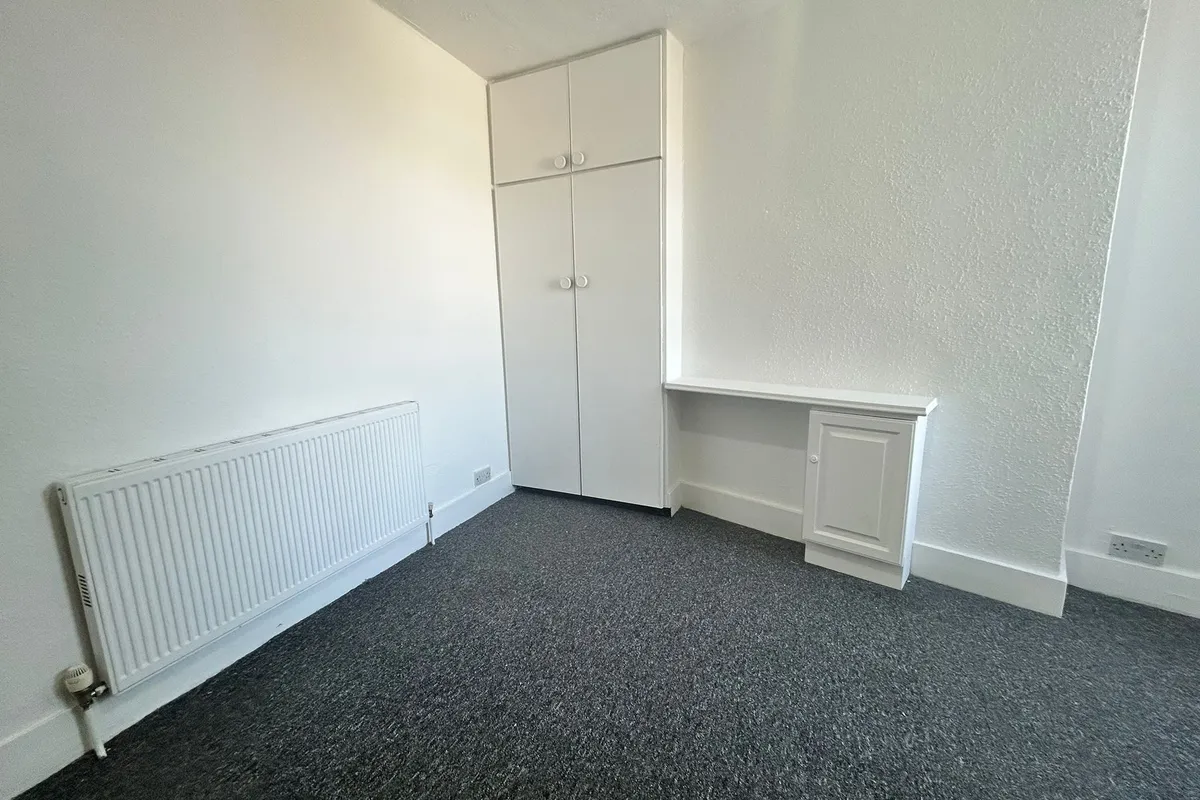 Flat Fawcett Road in Portsmouth