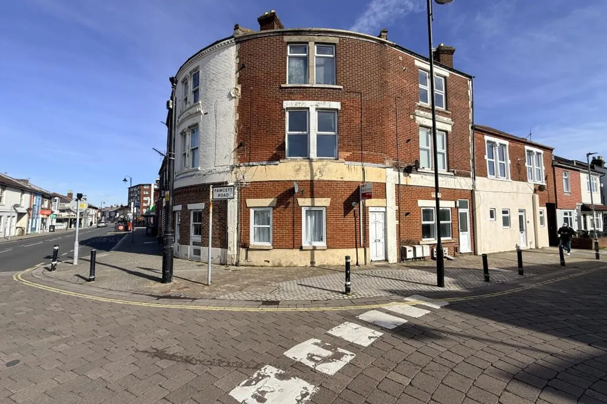 Flat Fawcett Road in Portsmouth