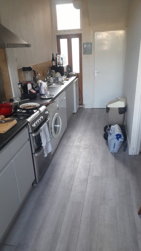 Room Thirlmere Road in Greater London