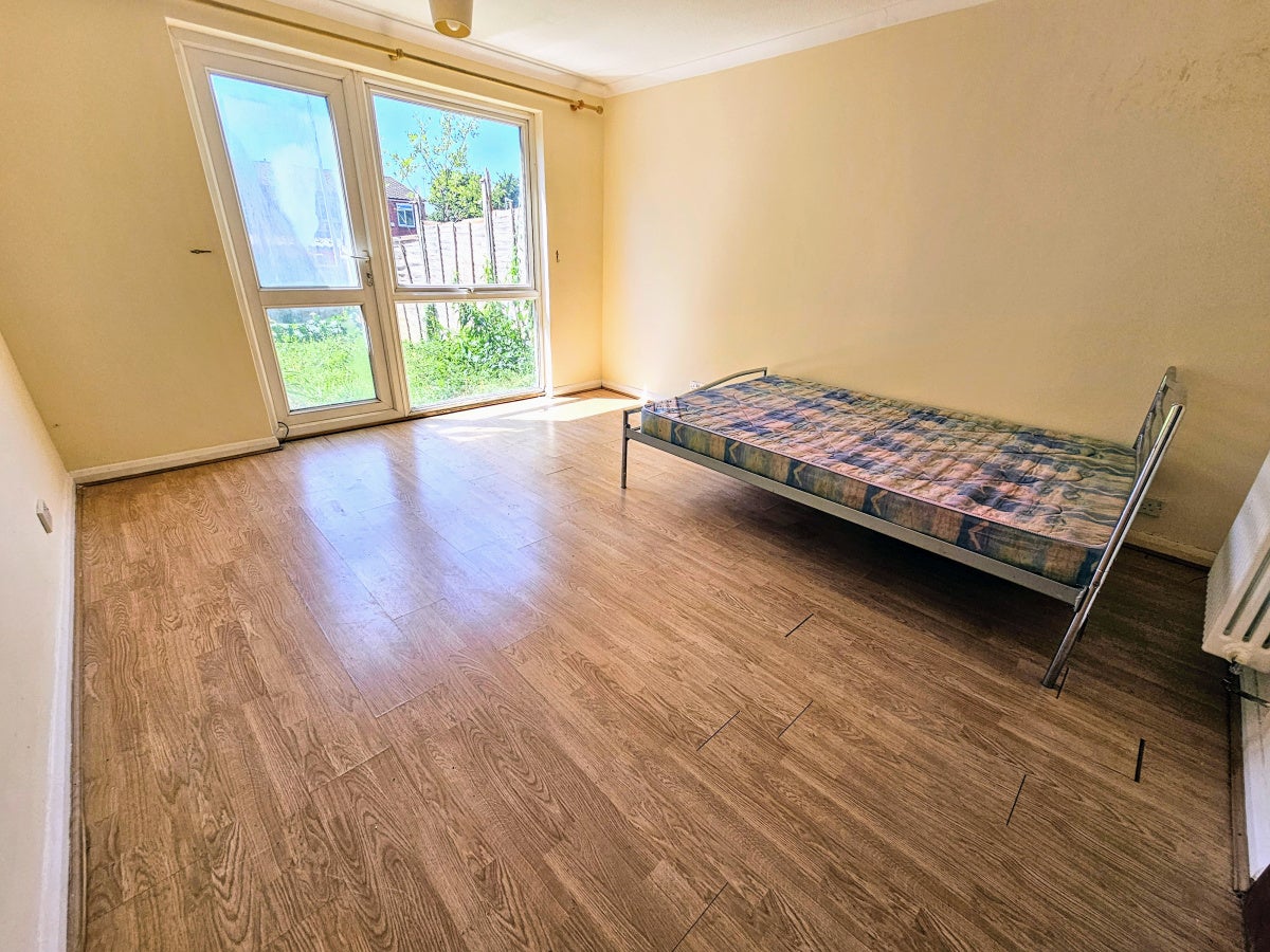 House Manor Waye in Greater London