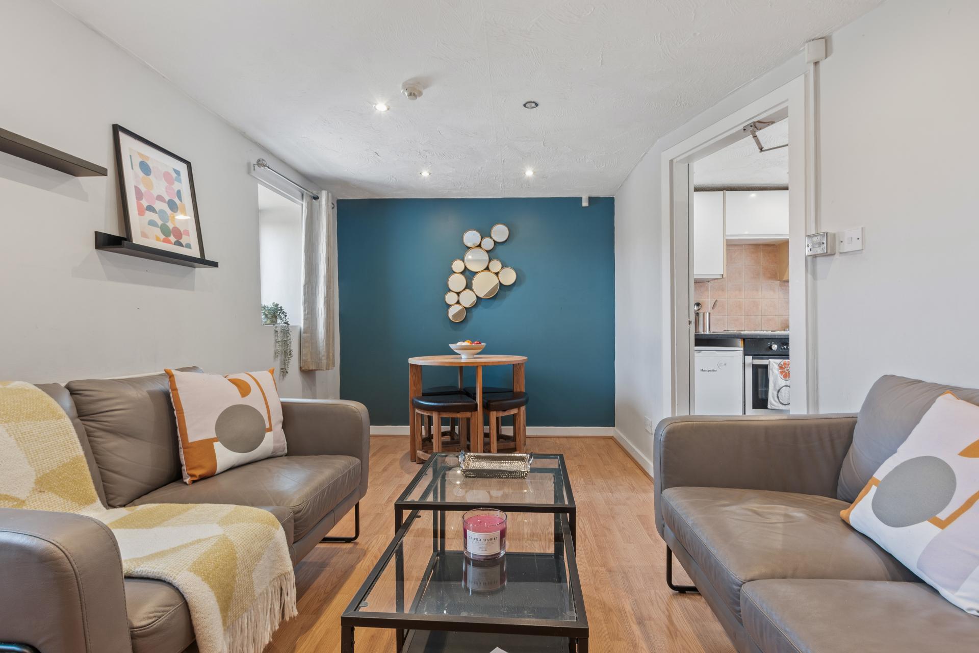 Flat Rosebank Road in Leeds