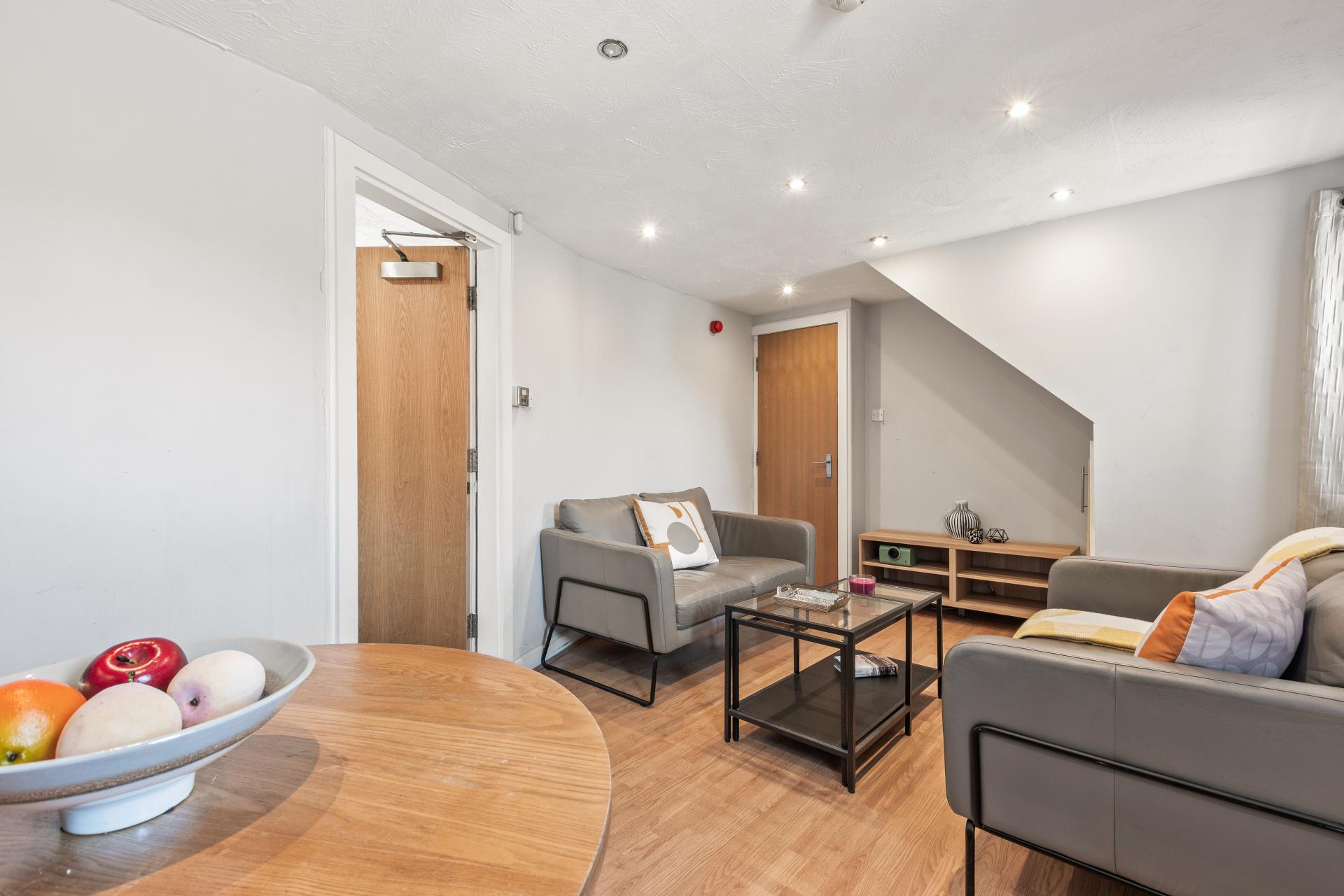 Flat Rosebank Road in Leeds