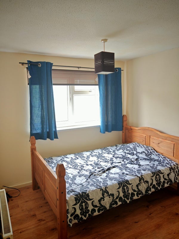 Room Servia Drive in Leeds