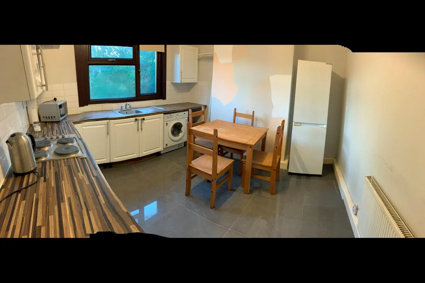 Flat Mundon Gardens in Greater London