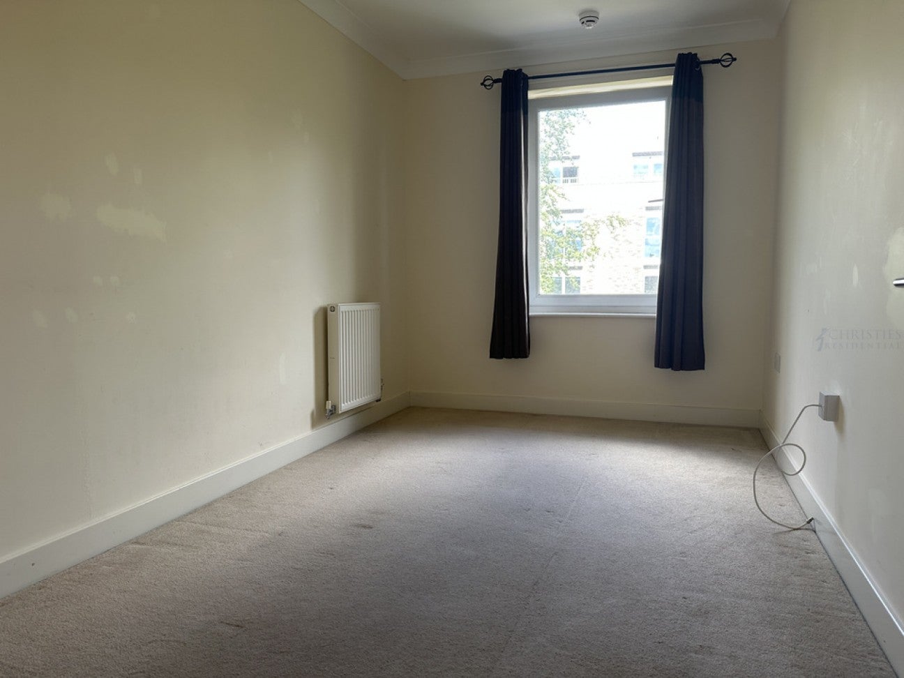 Flat Highbury Drive in Mole Valley
