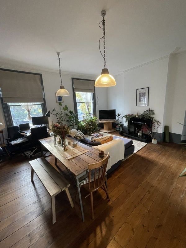 Room Newington Green Road in Greater London