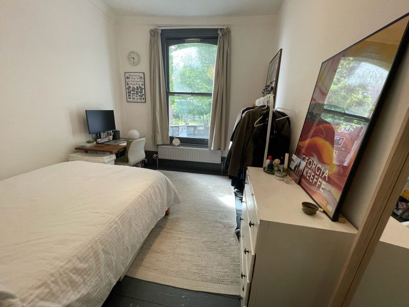 Room Newington Green Road in Greater London